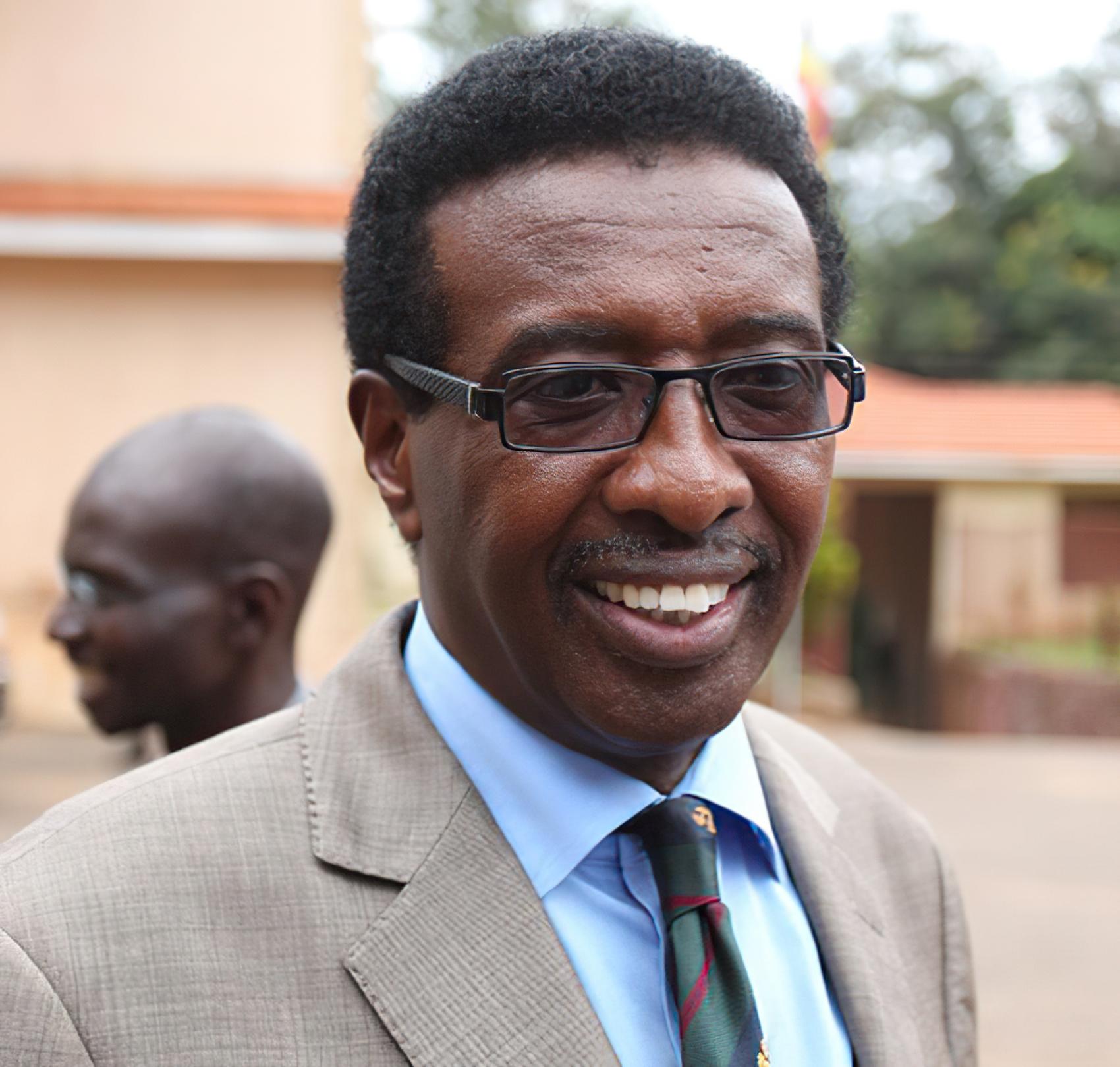 Jim Muwhezi
